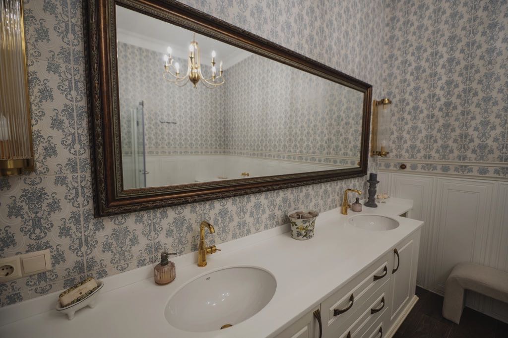 Historic Batumi Luxury Mansion View 20